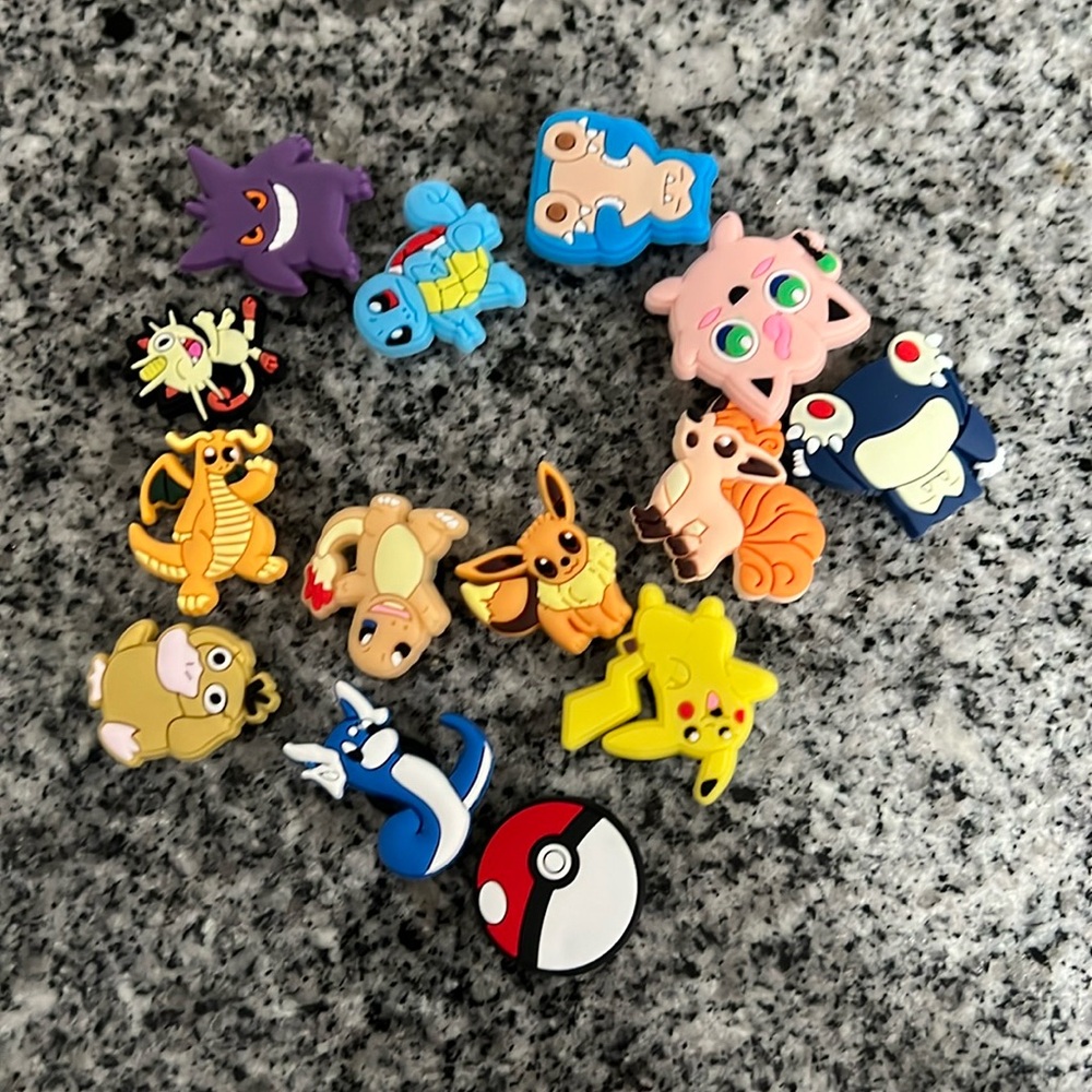 NWOT.. 14 piece croc charms